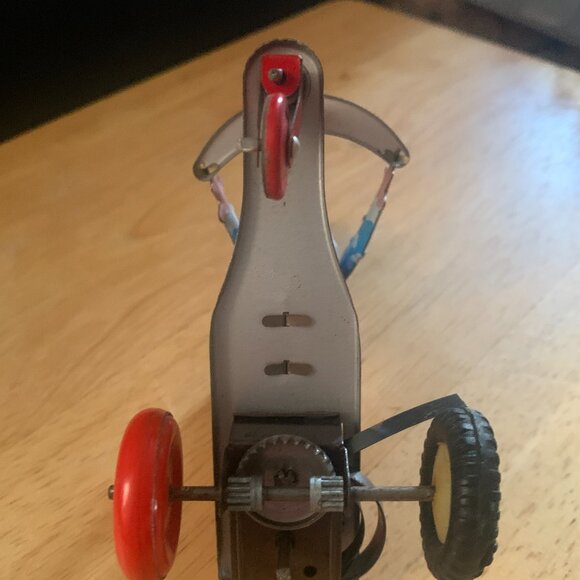 TOYS Vintage TIN LITHO Roli-Zoli Wind-Up Clown on Scooter Lemezarugyar No Key - Picture 8 of 8